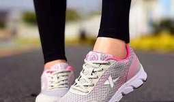 2024最新跑鞋爆料,最新科技与设计亮点大盘点