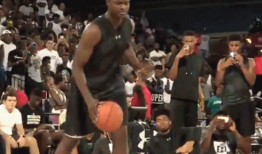 最新美媒爆料篮球视频,最新篮球视频揭秘球星幕后训练秘籍